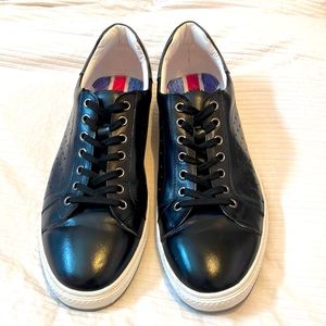 English Laundry black leather sneakers